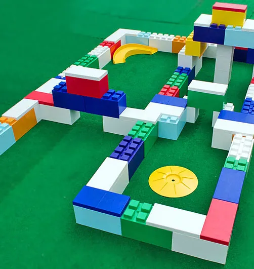 Mega mini golf hole